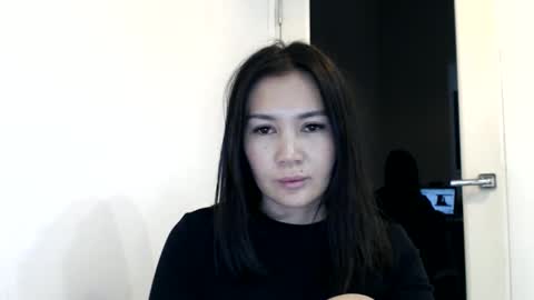 Snapshot of bmw_lovee chatting on October 15, 5:35 pm Liya online show from October 15, 5:35 pm