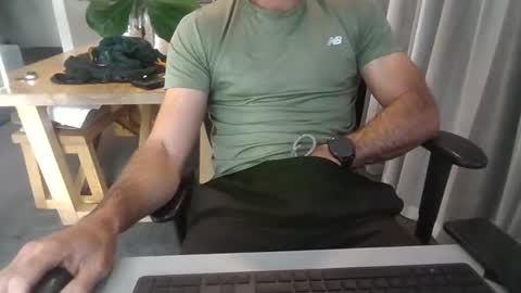 bob337733 online show from April 11, 12:15 am