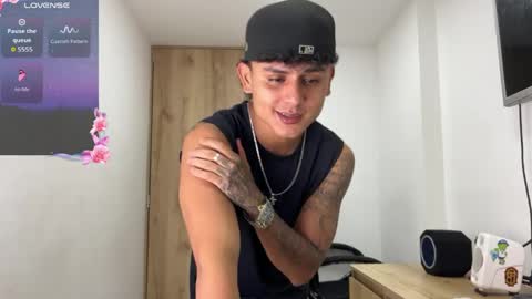 Bob  INDEPENDENT MODEL online show from April 11, 12:04 am