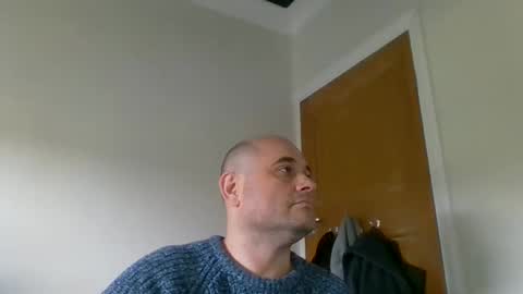 Snapshot of bobabator chatting on December 6, 11:54 am bobabator online show from December 6, 11:54 am