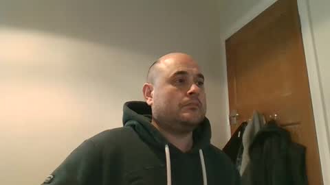 Snapshot of bobabator chatting on February 10, 1:44 pm bobabator online show from February 10, 1:44 pm