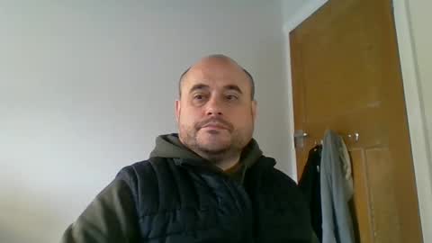 Snapshot of bobabator chatting on October 15, 11:21 am bobabator online show from October 15, 11:21 am