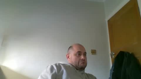 Snapshot of bobabator chatting on February 11, 2:44 pm bobabator online show from February 11, 2:44 pm