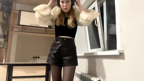 Snapshot of bobbiemylott chatting on March 4, 2:56 pm Kate online show from March 4, 2:56 pm