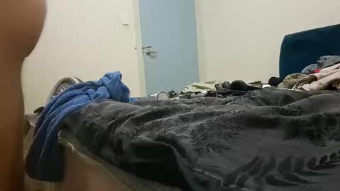 bobby_00x00 online show from March 2, 6:25 am