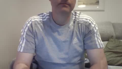 Snapshot of bobby_113 chatting on February 5, 12:38 pm bobby_113 online show from February 5, 12:38 pm