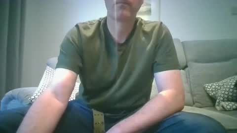 Snapshot of bobby_113 chatting on February 2, 12:37 pm bobby_113 online show from February 2, 12:37 pm