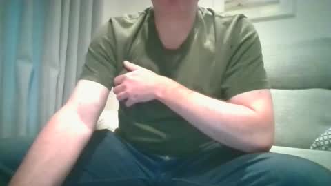 Snapshot of bobby_113 chatting on February 4, 9:59 am bobby_113 online show from February 4, 9:59 am