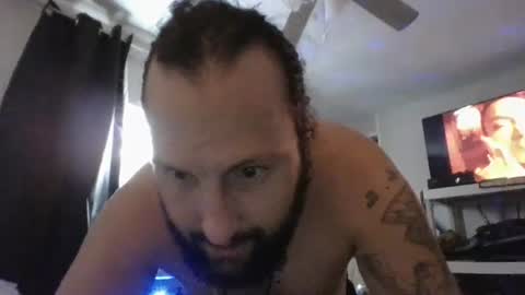 Snapshot of bobbyq2969 chatting on October 3, 9:56 pm bobbyq2969 online show from October 3, 9:56 pm