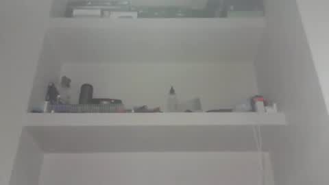 bobbysinger2009 online show from December 21, 1:18 pm