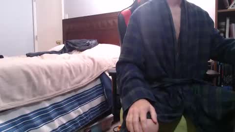 Snapshot of bobh1266 chatting on October 12, 11:53 am bobh1266 online show from October 12, 11:53 am