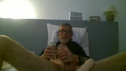 Snapshot of bobleymar33 chatting on October 29, 10:44 pm bobleymar33 online show from October 29, 10:44 pm