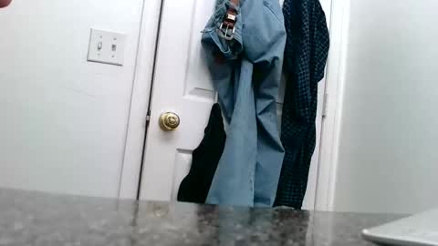 Snapshot of boblong1111 chatting on February 28, 8:21 pm boblong1111 online show from February 28, 8:21 pm