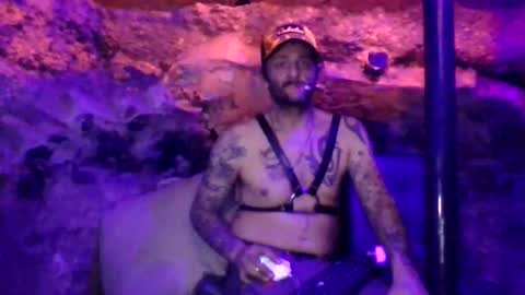 Snapshot of bobonme86 chatting on November 17, 2:12 pm bobonme86 online show from November 17, 2:12 pm