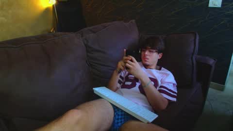 BodhiHayes online show from April 1, 1:41 pm