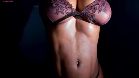 Snapshot of body_desire chatting on October 24, 10:00 am danna online show from October 24, 10:00 am
