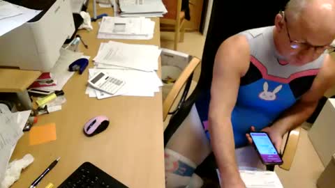 bodymen1 online show from December 4, 11:08 am