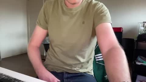 Snapshot of boegieboy76 chatting on December 5, 12:22 pm ask me online show from December 5, 12:22 pm