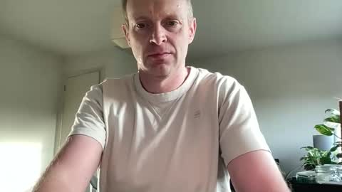 Snapshot of boegieboy76 chatting on November 6, 8:15 am ask me online show from November 6, 8:15 am