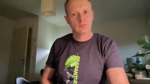 Snapshot of boegieboy76 chatting on December 21, 3:52 pm ask me online show from December 21, 3:52 pm