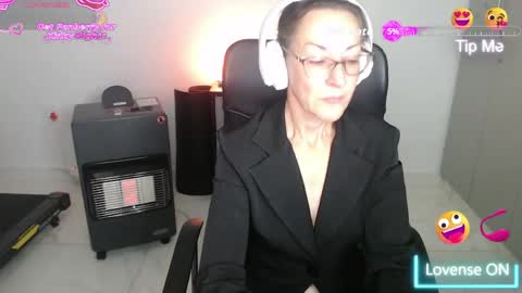 Snapshot of boeslaboes chatting on June 4, 6:25 pm Ningifun couple online show from June 4, 6:25 pm
