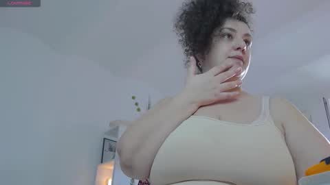 BohoBabeLaxy online show from December 4, 9:40 am