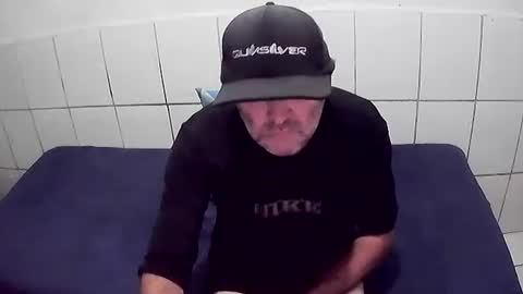 Cesar Augusto Pierdona online show from December 22, 7:22 pm