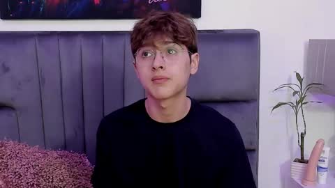 Boleyn online show from January 3, 12:19 pm