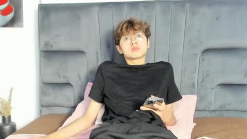 Boleyn online show from February 17, 1:32 pm