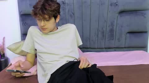 Boleyn online show from February 21, 1:22 pm