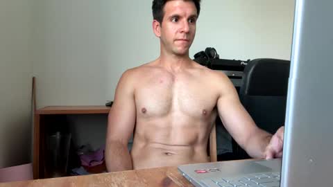 Snapshot of bondi333 chatting on December 11, 7:31 am Bondi online show from December 11, 7:31 am