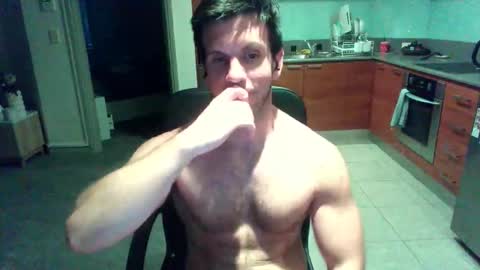 Snapshot of bondi333 chatting on December 19, 8:54 am Bondi online show from December 19, 8:54 am