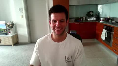 Snapshot of bondi333 chatting on February 25, 1:26 am Bondi online show from February 25, 1:26 am