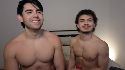 Snapshot of bonebrosxxx chatting on May 15, 3:46 am bonebrosxxx online show from May 15, 3:46 am