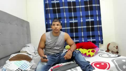 Snapshot of boner_steve chatting on November 27, 10:23 pm Boner Steve online show from November 27, 10:23 pm