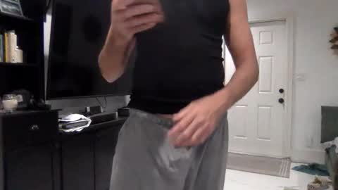 bonerboy100 online show from February 23, 11:35 pm