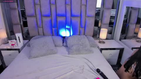 bonet_iris online show from April 14, 7:09 pm