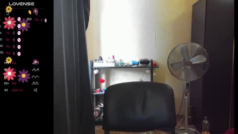 Snapshot of boni_nell__ chatting on December 13, 9:46 am Nell online show from December 13, 9:46 am