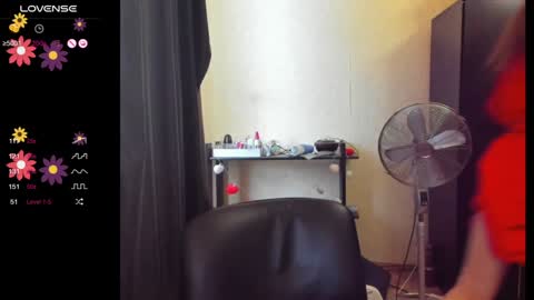 Snapshot of boni_nell__ chatting on December 15, 9:45 am Nell online show from December 15, 9:45 am