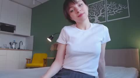 Snapshot of bonjourlabelle chatting on February 13, 10:11 am Mary 3 live time content 18 online show from February 13, 10:11 am