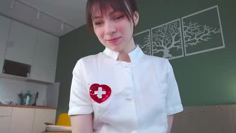 Snapshot of bonjourlabelle chatting on February 27, 11:10 am Mary 3 live time content 18 online show from February 27, 11:10 am