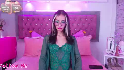 i AM Bonnie  online show from December 14, 4:45 pm