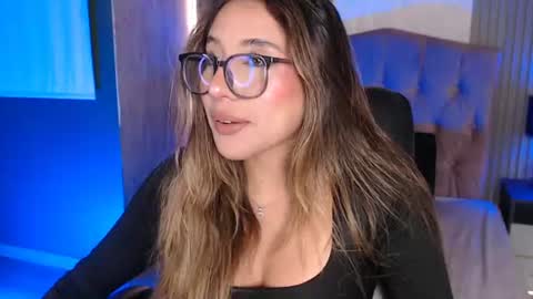 bonnali_lune online show from July 18, 12:59 am