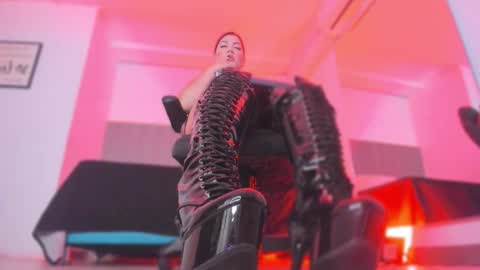 Bonnie  online show from November 13, 9:19 am