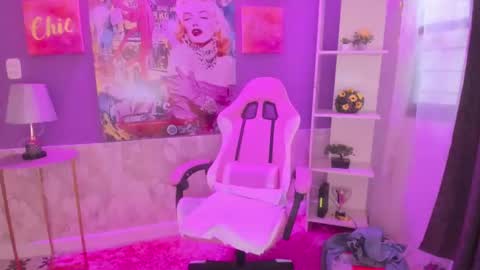 Bonnie online show from December 10, 11:54 am