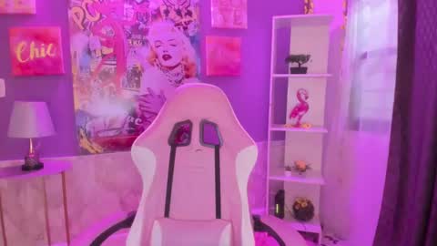 Bonnie online show from December 17, 11:28 am