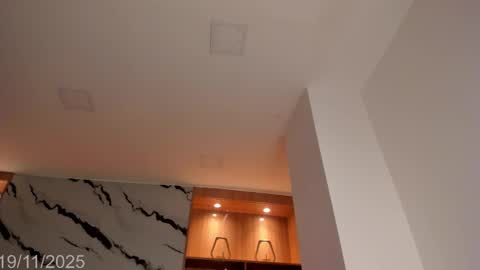 Bonnie Luxury online show from November 19, 9:48 pm