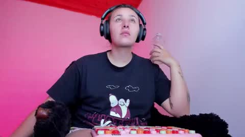 Bonnie Help me reach 500 likes online show from January 9, 8:21 pm