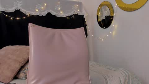   online show from January 17, 3:00 pm