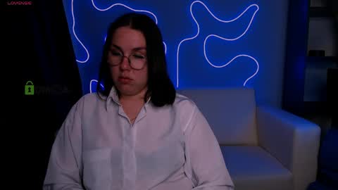 Bonnie online show from April 1, 2:03 pm